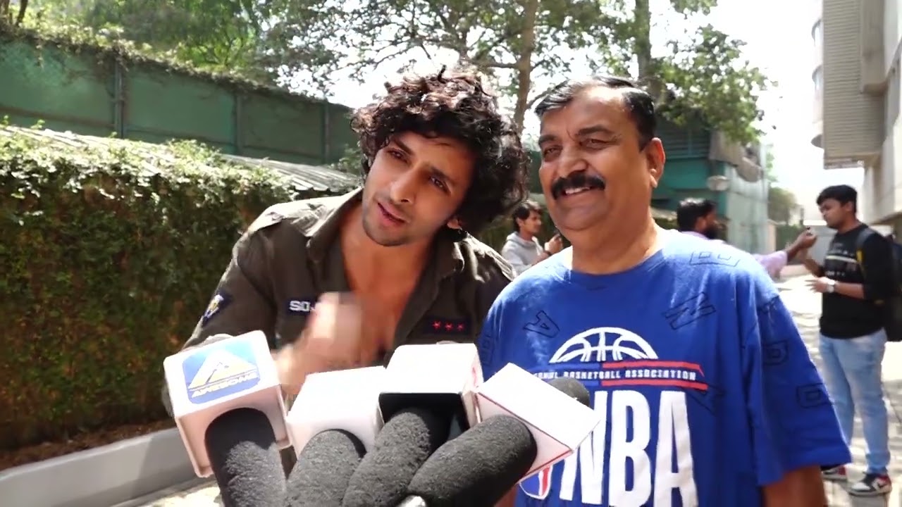 Selfie Public Review! Public Talk. Akshay Kumar, Emraan Hashmi.