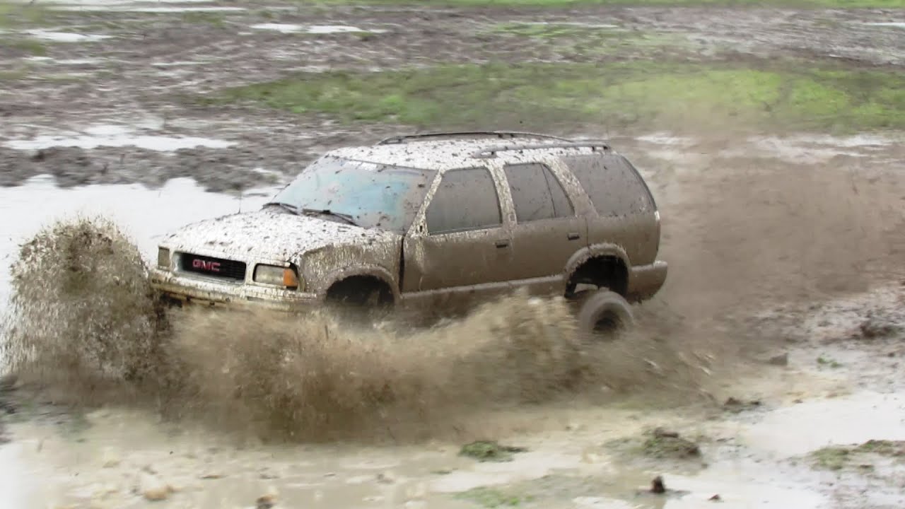 White GMC 4x4 Mudding At Country Compound Mud Bog - YouTube