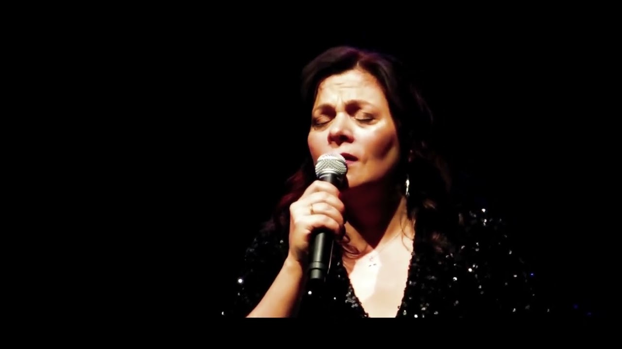 Sandra Correia - Mulher Solidão