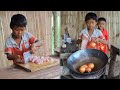 Delicious  little chef stir fried red onion with pork  rural life village 2 brother cooking food
