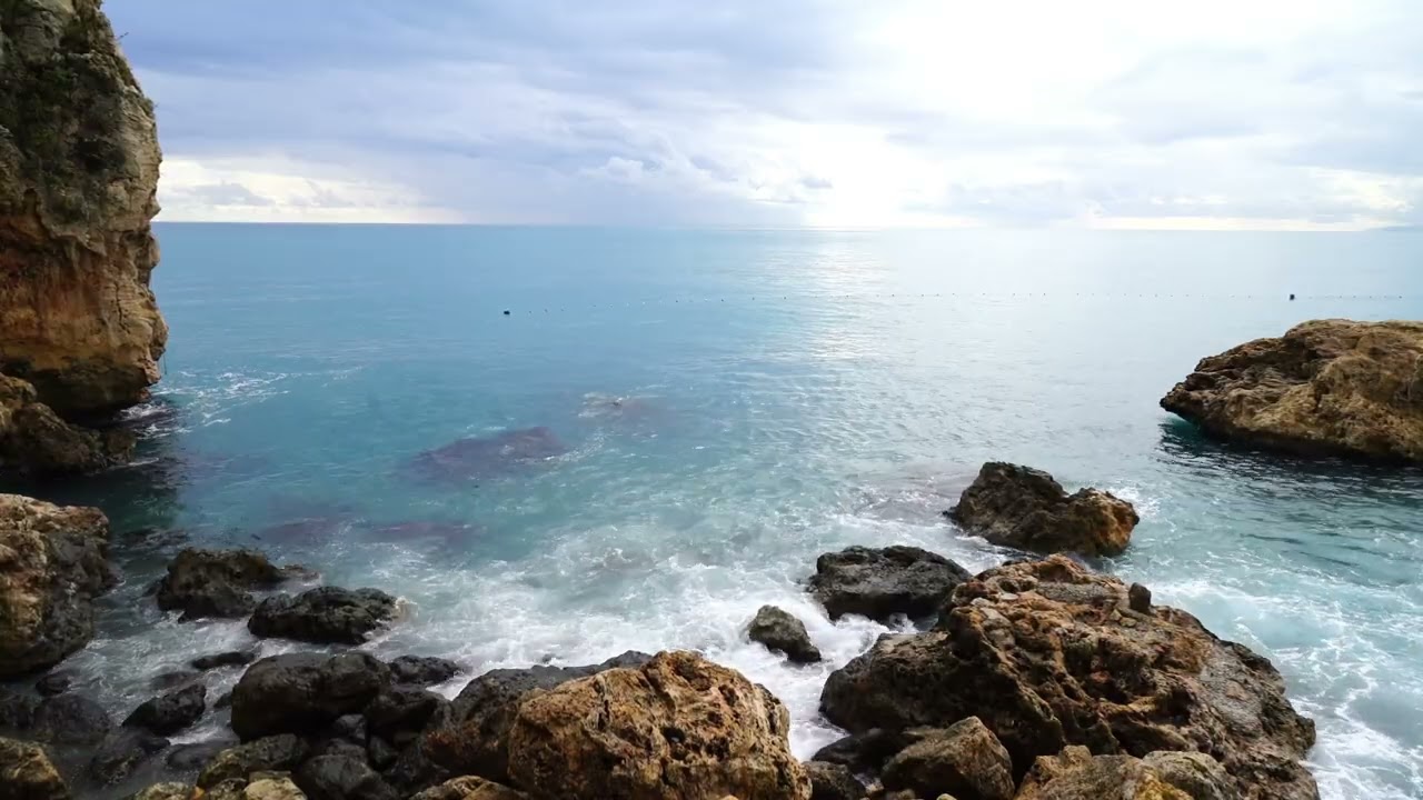 30 Minutes of Relaxing Ocean Waves