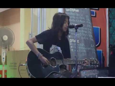 Fiersa Besari - Hidup 'Kan Baik-Baik Saja (Live at Patrick Ice Cream, Makassar)