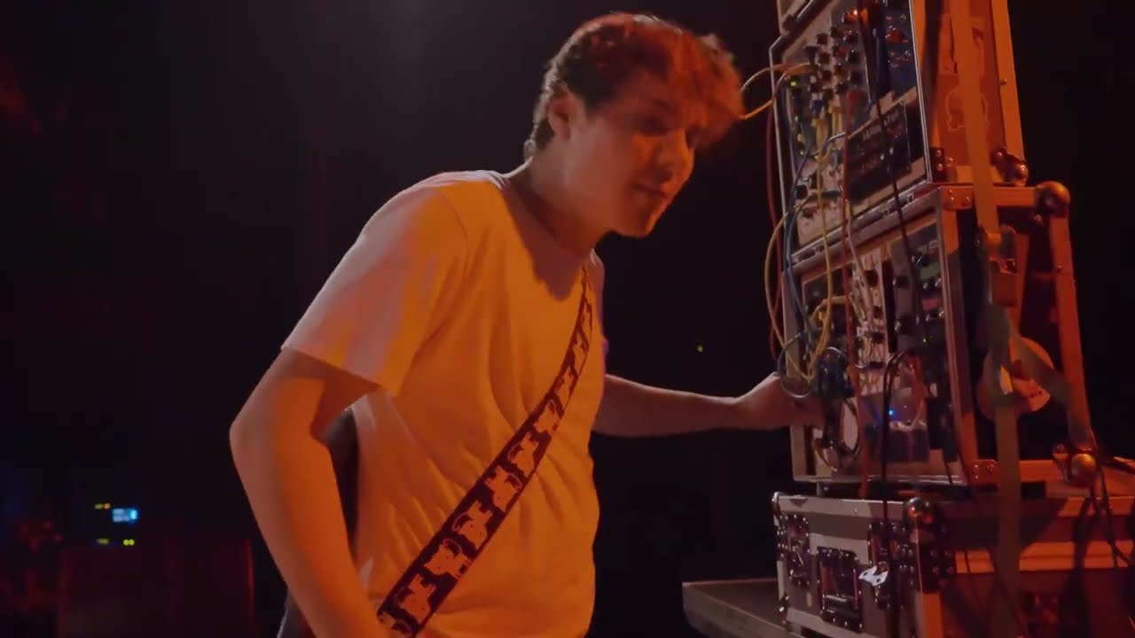 YMNK - Aventure ( live session @ Palac Akropolis, Prague )