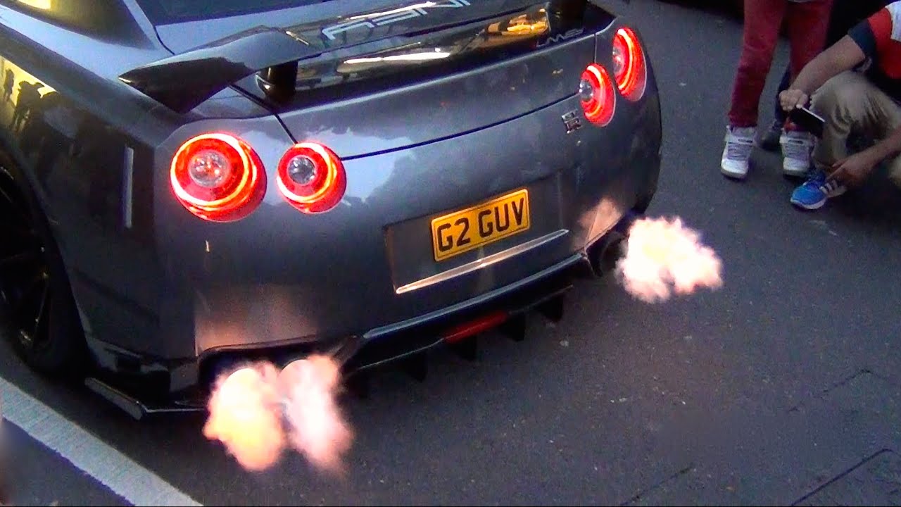 Loud Nissan GTR R35 Shooting Epic Flames in The City YouTube