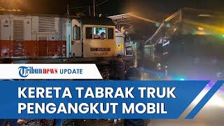 Detikdetik Truk Pengangkut Mobil Tersangkut Di Rel Hingga Tertabrak Kereta Api Sancaka Di Mojokerto