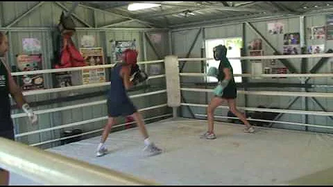 Girls Boxing Amy The TANK Wolfgram sparring Ret