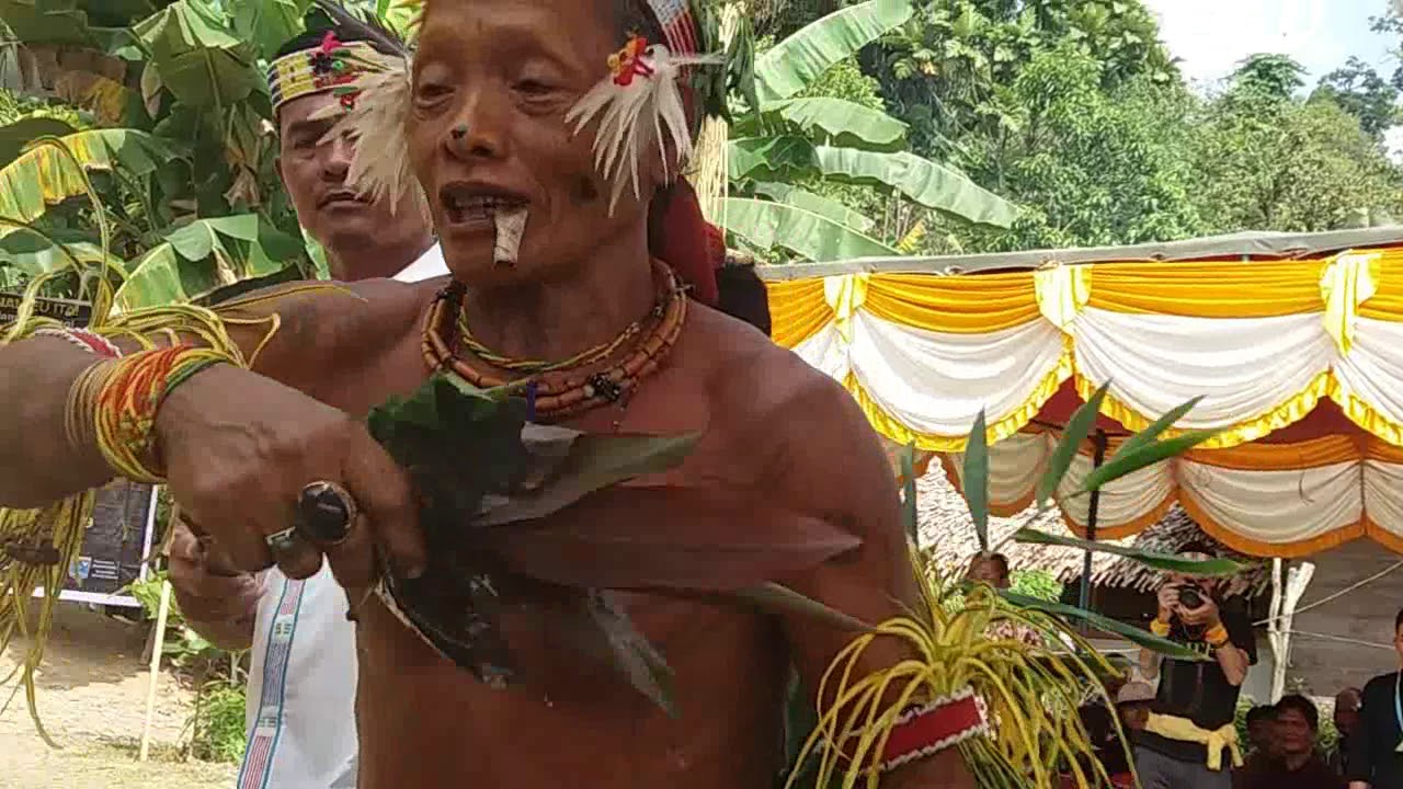  Tarian  Sikerei di Mentawai  YouTube
