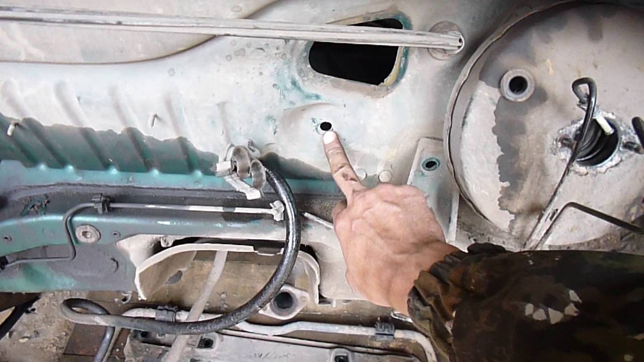 Снять консоль приора 1