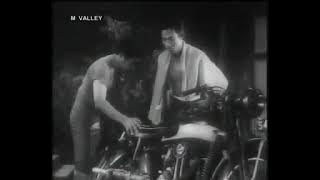 Motor Terbang (Seniman Bujang Lapok) - Klip Video Retro