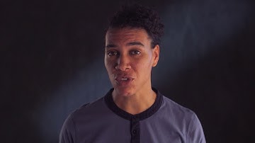 myShakespeare | Macbeth 2.4 Performance: Macduff, 24b-27a