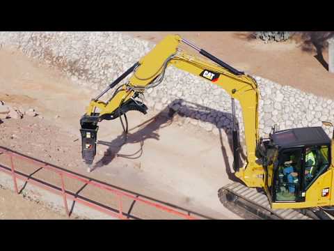 Cat® B8 Hammer at Work