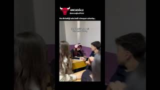 Ne Dinlediği Asla Belli Olmayan Arkadaş