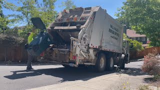 Mill Valley Refuse - Smokin' Autocar Heil 5000 Rear Loader Garbage Truck on Heavy Yardwaste!