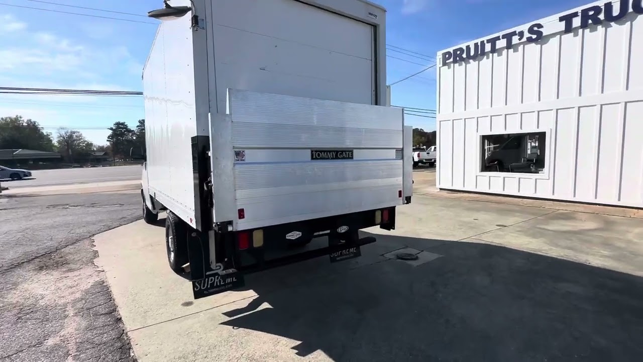 2019 Chevrolet Express 3500 Cutaway Cubevan T9346