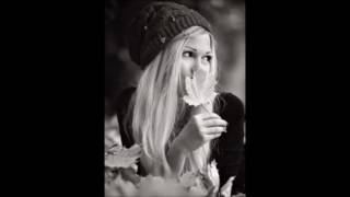 Crvena jabuka-Tuga ti i ja