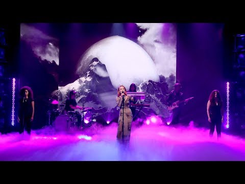 Zara Larsson - “Invisible” Performance 