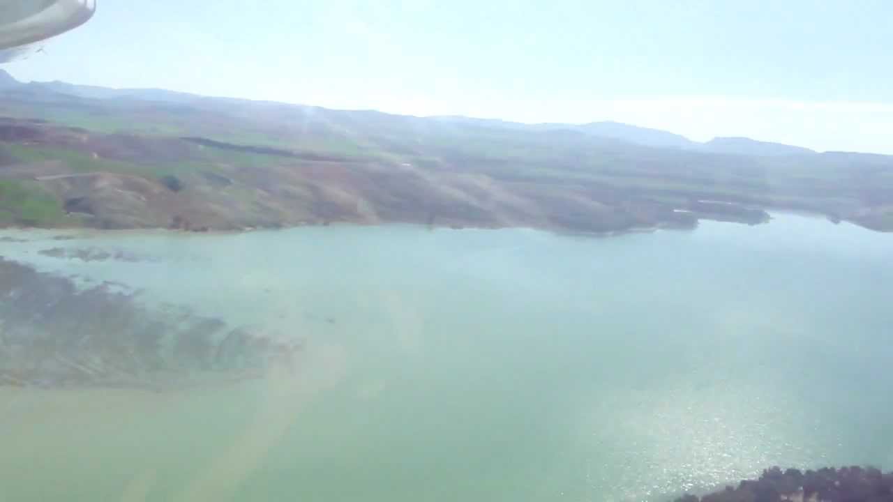 SOBREVOLANDO EL PANTANO DE BORNOS.