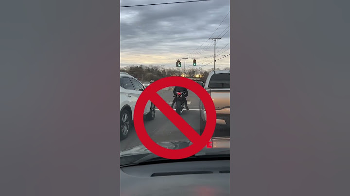 Lane splitting - not just ILLEGAL but DANGEROUS!!#motorcycle #motorcycles #stupid #riding #sportbike