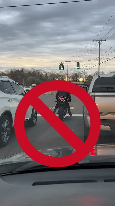 Lane splitting - not just ILLEGAL but DANGEROUS!!#motorcycle #motorcycles #stupid #riding #sportbike