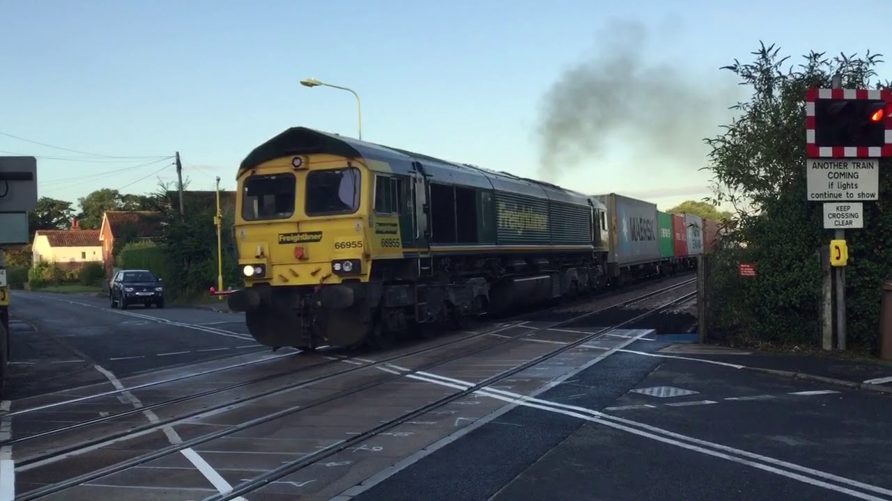 Westerfield Station Level Crossing (Suffolk) Saturday 19.08.2017