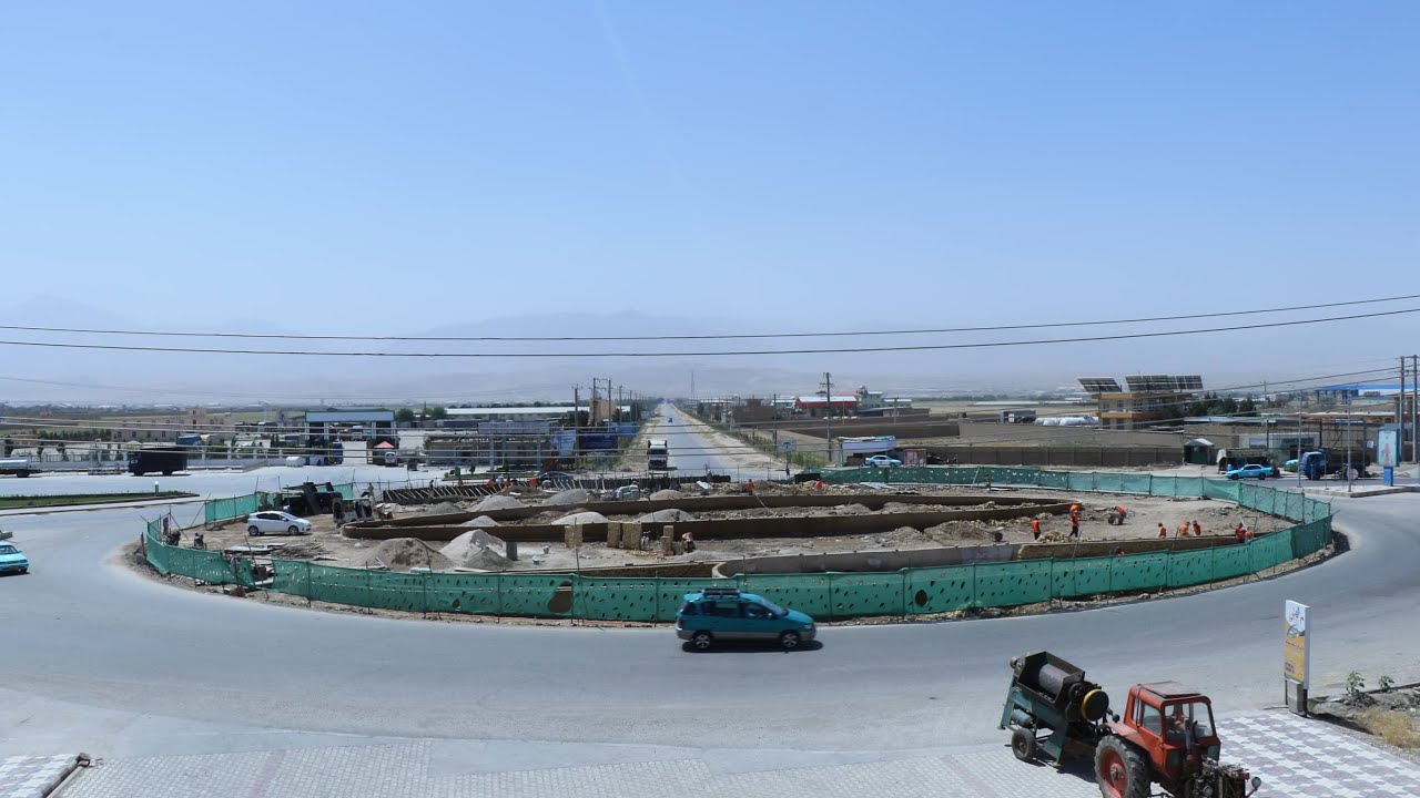 کار ساخت چهاراهی شهرنو در شهر مزارشريف جریان دارد