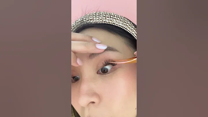 Lash hack: Turn strip lashes into extensions