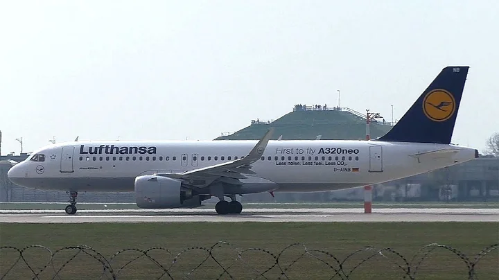 Lufthansa Airbus A320neo takeoff at Munich Airport | D-AINB