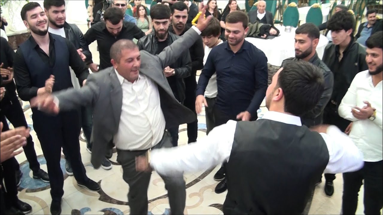 gözel bir toy 2 ci hisse Avşar Taleh in toyu  / oxuyan Reşad Agayev / sintez Aydin Aliyev