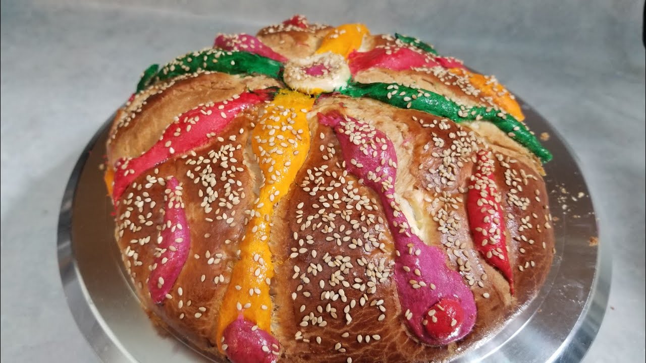 Recta casera de pan de muerto rellenos De queso