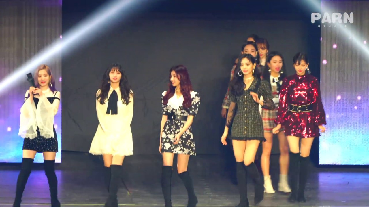 181128 트와이스(TWICE) AAA 4K - 페뷸러스 수상 (대기석)