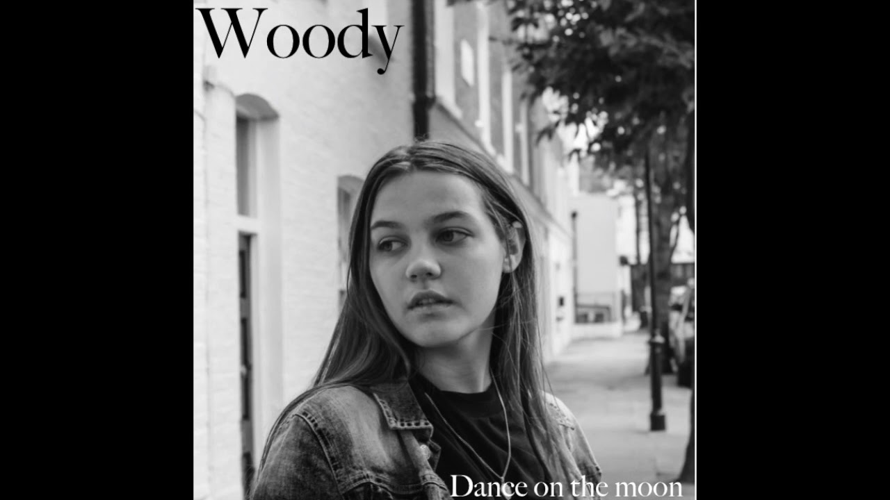 Dance on the Moon par Woody, clip enregistré chez Hedayat Music