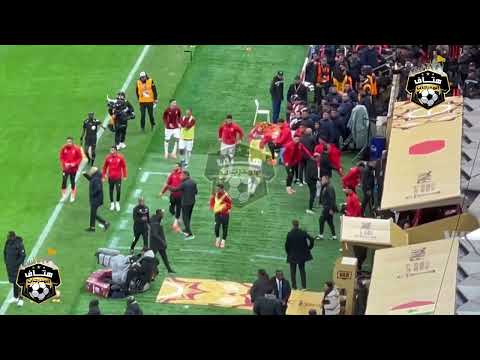 ما لم يرصده التلفزيون خن اقة شوارع بين دكة المغرب و دكة السنغال وقت ما الحكم قرر ضربة جزاء للمغرب