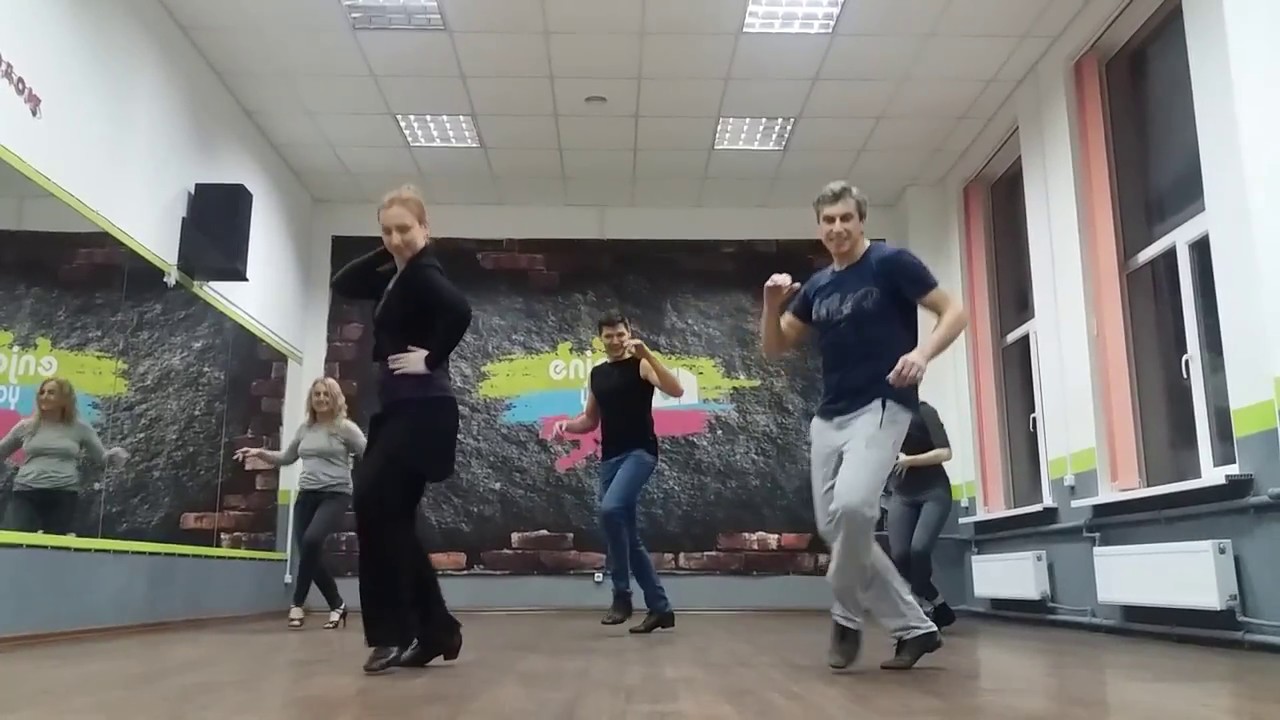 Footwork salsa on 2. Latin Motion dance centre - YouTube