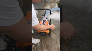 mencari ikan di gorong gorong tua