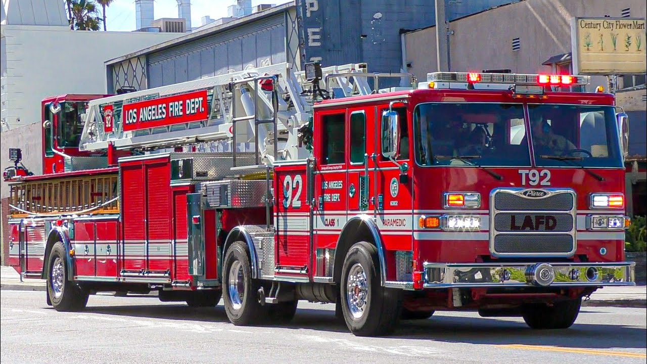 LAFD Engine 58 & Light Force 92 Responding - YouTube