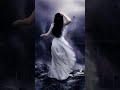 في يوم همست لي أذني