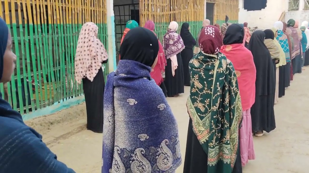 جامعہ کی طالبہ سعدیہ نور  ماہ رمضان المابرک کے اوپر نظم پڑھ رہی ہے آپ لوگ دعا سے نوازیں   آمین 