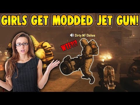 girls-freak-out-over-modded-jet-gun!!-(zombie-mod-trolling!)