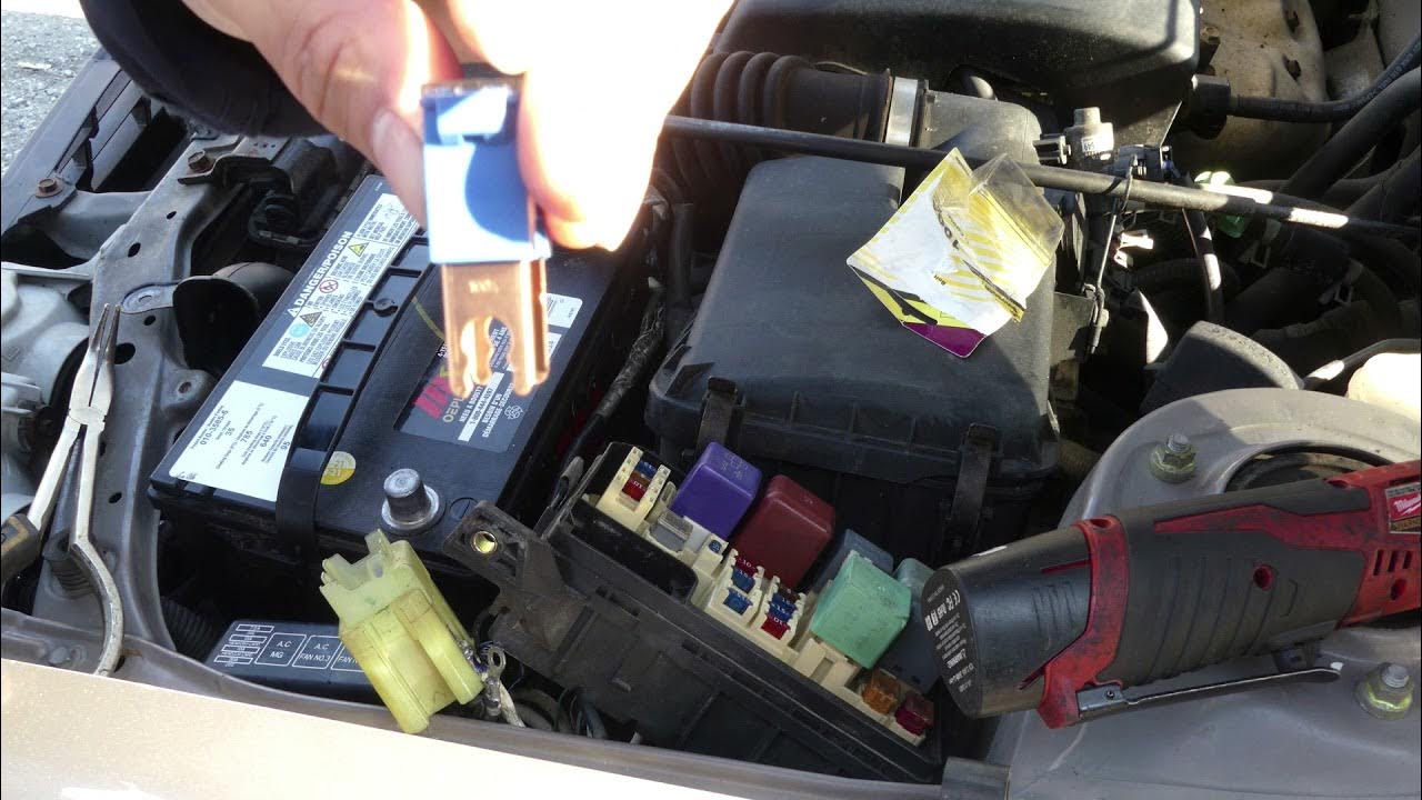 2000 Toyota Corolla Alternator Fuse Replacement - YouTube