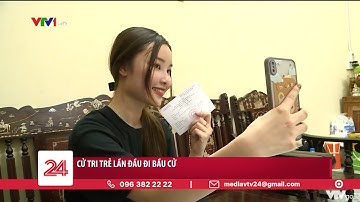 Lần đầu tiên trong đời được cầm thẻ cử tri trên tay | VTV24