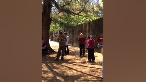 Xúc động về Côn Đảo nghe thuyết minh chuồng cọp Mỹ