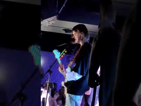 Девочка в классе - Джизус