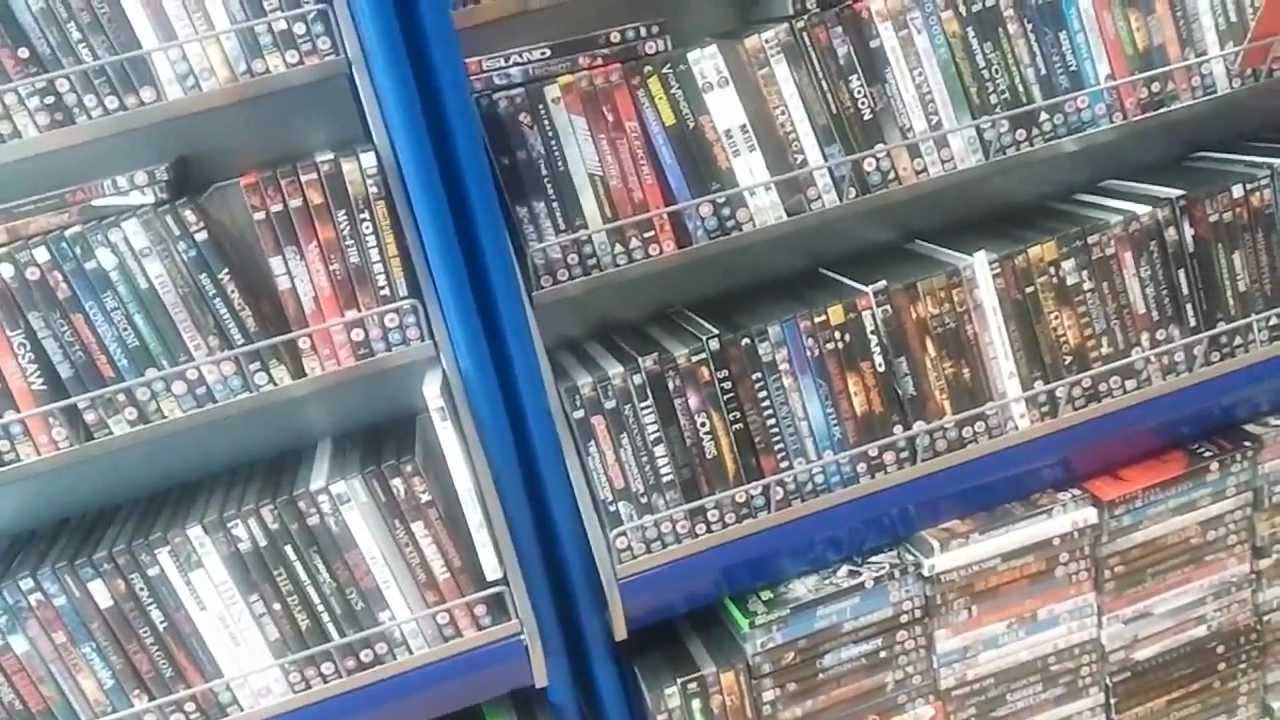 Visiting Entertainment World - Retro Game Store - YouTube