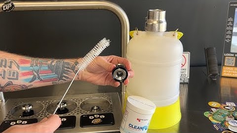 Cleaning the Bottoms Up system with a three-button touchpad