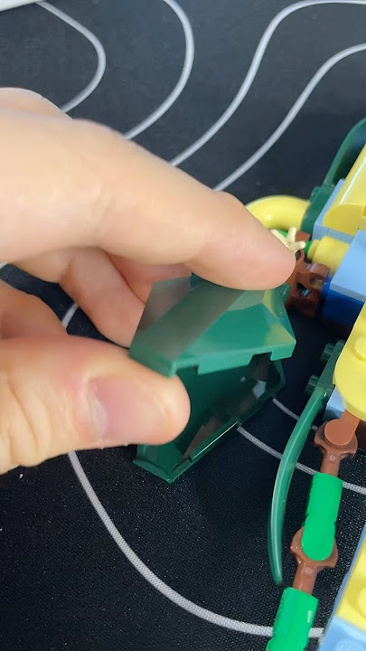 What‘s wrong with my LEGO set? 🥺🌱 #lego #legomoc #legostarwars #millenniumfalcon