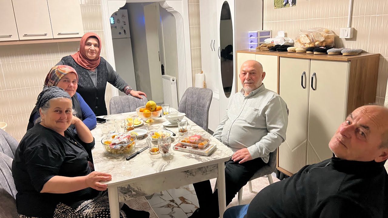 Nereye bakıyor bu misafirler😨Top patladı patlayacak💥Az kaldı #iftar #sahur #yemek 