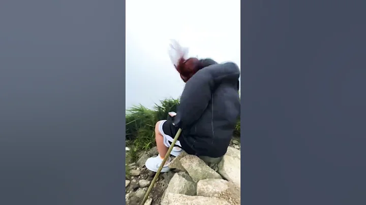 Walkin in the Wind People blown over in street as Storm Ivar hit Norway|Extreme 4K Video of Categry5