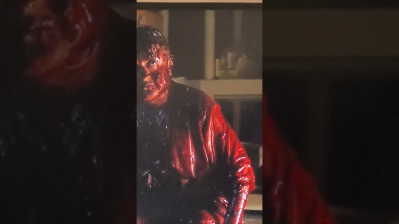 Scary X-Files moment with Scully from Season 8, Episode 10, "Badlaa".