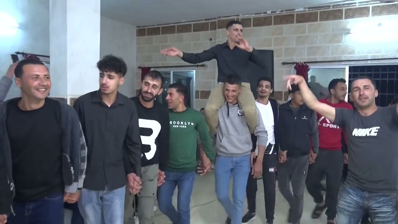 العريس احمد بني عيسى  مركز عاكف رويضي للصوت والصوره للحجز 0778445080  المطرب هذا الحفل سالم صبيحي