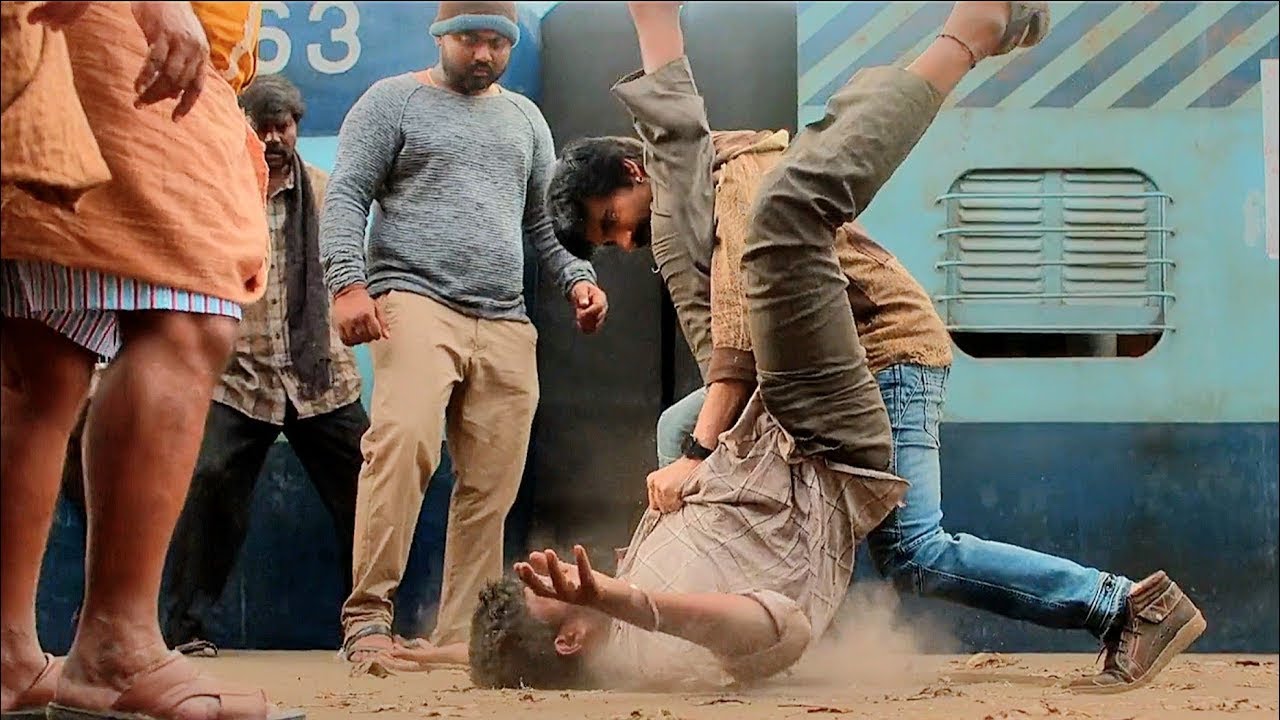 رئيس عصابة مسيطر على المدينة  ومحد يقدر عليه لكن يظهر له ضابط وحش وعنيف وينتقم منهم